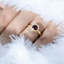 Load image into Gallery viewer, 1.7 Carat Round Cut Garnet Flower Engagement Ring for Women