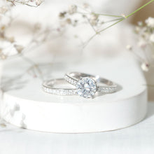 Load image into Gallery viewer, Certified 2 Carat Moissanite Solitaire Wedding Ring Set