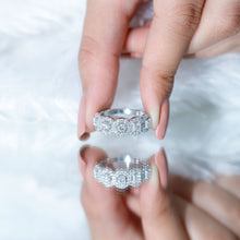 Load image into Gallery viewer, Certified Round Cut Moissanite Halo Classic Band Ring