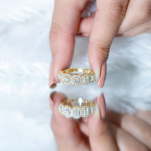 Load image into Gallery viewer, Certified Round Cut Moissanite Halo Classic Band Ring