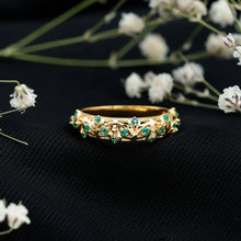 Load image into Gallery viewer, Natural Emerald Filigree Wedding Band for Women