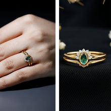 Load image into Gallery viewer, Oval Cut Lab Grown Emerald Wedding Ring Set with Diamond