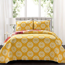 Load image into Gallery viewer, Full/Queen Red Orange Flowers Lightweight Polyester Microfiber Quilt Set