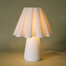 Load image into Gallery viewer, Ruff Lamp