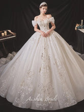 Load image into Gallery viewer, Luxury Boat Neck Wedding Dress EDL108