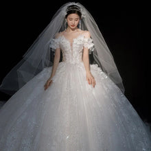 Load image into Gallery viewer, Shiny Wedding Dress Applique Sweetheart EDL106