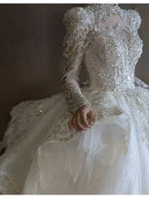 Load image into Gallery viewer, High-Quality Wedding Gown With Floral Pattern EDL876