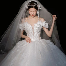 Load image into Gallery viewer, Shiny Wedding Dress Applique Sweetheart EDL106