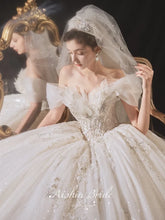 Load image into Gallery viewer, Luxury Boat Neck Wedding Dress EDL108