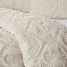 Load image into Gallery viewer, King size Coastal Beach Starfish Seashells Sea Horse Sand Tan 3-Piece Quilt Set