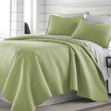 Load image into Gallery viewer, Full/Queen Lightweight Sage Ultra Soft 3-Piece Microfiber Quilt Set