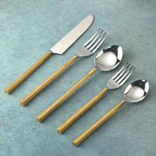 Load image into Gallery viewer, Snowflake Flatware, 5- Pc. Place Setting