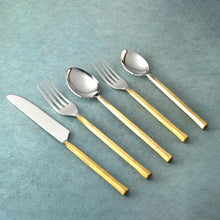 Load image into Gallery viewer, Snowflake Flatware, 5- Pc. Place Setting