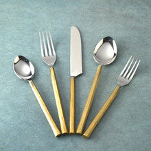 Load image into Gallery viewer, Snowflake Flatware, 5- Pc. Place Setting
