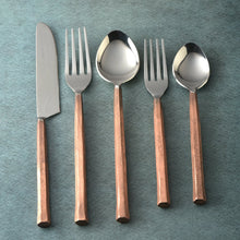Load image into Gallery viewer, Snowflake Flatware, 5- Pc. Place Setting