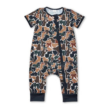 Load image into Gallery viewer, Short sleeves camo baby boy zipper sleeper
