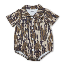 Load image into Gallery viewer, Short sleeves olive camo pockets baby boy button romper