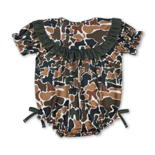 Load image into Gallery viewer, Short sleeves Daddy's girl embroidery camo baby romper