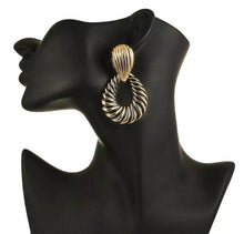 Load image into Gallery viewer, Gold Stripped African Drop Earrings