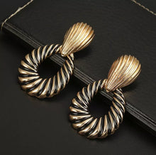 Load image into Gallery viewer, Gold Stripped African Drop Earrings
