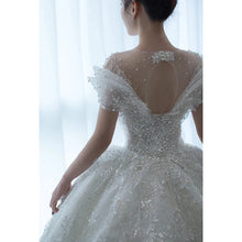 Load image into Gallery viewer, Luxury Princess Wedding Gown With Pearls EDW237
