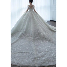 Load image into Gallery viewer, Luxury Princess Wedding Gown With Pearls EDW237