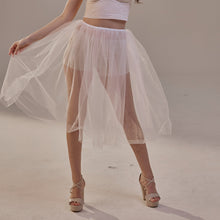 Load image into Gallery viewer, Short Soft White Tulle Skirt for Women , Flowy Mini Tulle Skirt, Bridal Party Skirt, Bachelorette Skirt