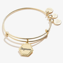 Load image into Gallery viewer, Stepmom 'You're In My Heart Forever' Charm Bangle