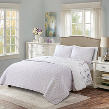 Load image into Gallery viewer, King Size Lightweight Purple Grey White Floral Quilt Set