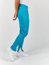 Load image into Gallery viewer, Puma Tmc Hussle Way Pants