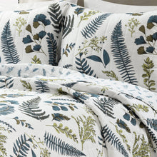 Load image into Gallery viewer, Full/Queen Reversible Cotton Lightweight Floral Fern 3 Piece Quilt Set
