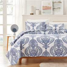 Load image into Gallery viewer, Twin Size Soft Microfiber Reversible Blue/White Baroque Floral Design Quilt Set