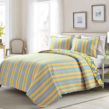 Load image into Gallery viewer, King Size Lightweight Peacocks Polyester Quilt Set Yellow Blue