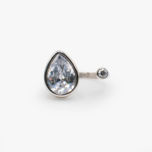 Load image into Gallery viewer, Teardrop Crystal Ring