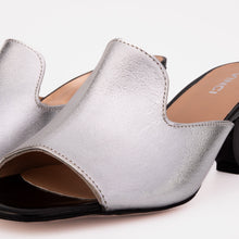 Load image into Gallery viewer, The Tory Silver Leather Women Sandal