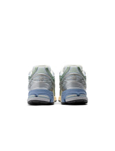 Load image into Gallery viewer, New Balance Womens 1906 Sneakers - Metallic Green