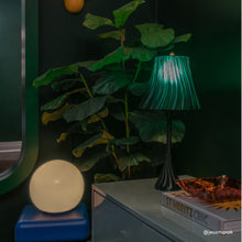 Load image into Gallery viewer, Pleat Lamp