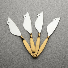 Load image into Gallery viewer, TWISTED URBAN RATONCITO CHEESE SPREADER/KNIFE 4 PC. SET
