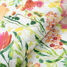 Load image into Gallery viewer, Full/Queen Lightweight Polyester Scalloped Edges Floral Quilt Set