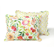 Load image into Gallery viewer, Full/Queen Lightweight Polyester Scalloped Edges Floral Quilt Set