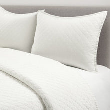 Load image into Gallery viewer, Full/Queen Lightweight Cotton Linen White Textured Reversible 3-Piece Quilt Set