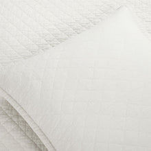 Load image into Gallery viewer, King/CAL King Lightweight Cotton Linen White Reversible 3-PC Quilt Set