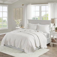 Load image into Gallery viewer, King Size 3 Piece Reversible Scalloped Edges Microfiber Quilt Set in White