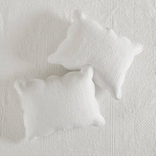 Load image into Gallery viewer, Full/Queen size 3-Piece Reversible Scalloped Edges Microfiber Quilt Set in White