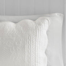 Load image into Gallery viewer, Full/Queen size 3-Piece Reversible Scalloped Edges Microfiber Quilt Set in White