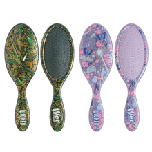 Load image into Gallery viewer, Wet Brush Original Detangler - Wicked 2.0