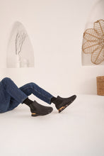Load image into Gallery viewer, The Panther Black Leather Men Chelsea Boot