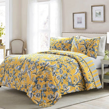 Load image into Gallery viewer, Full/Queen Yellow Blue Peacocks Floral Lightweight Polyester 3-Piece Quilt Set