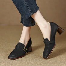 Load image into Gallery viewer, Women's Retro Chunky Heel Leather Shoes | British Style Round Toe Mid Heel Wool Leather Flats