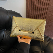 Load image into Gallery viewer, Crocodile Pattern Envelope Clutch Bag
